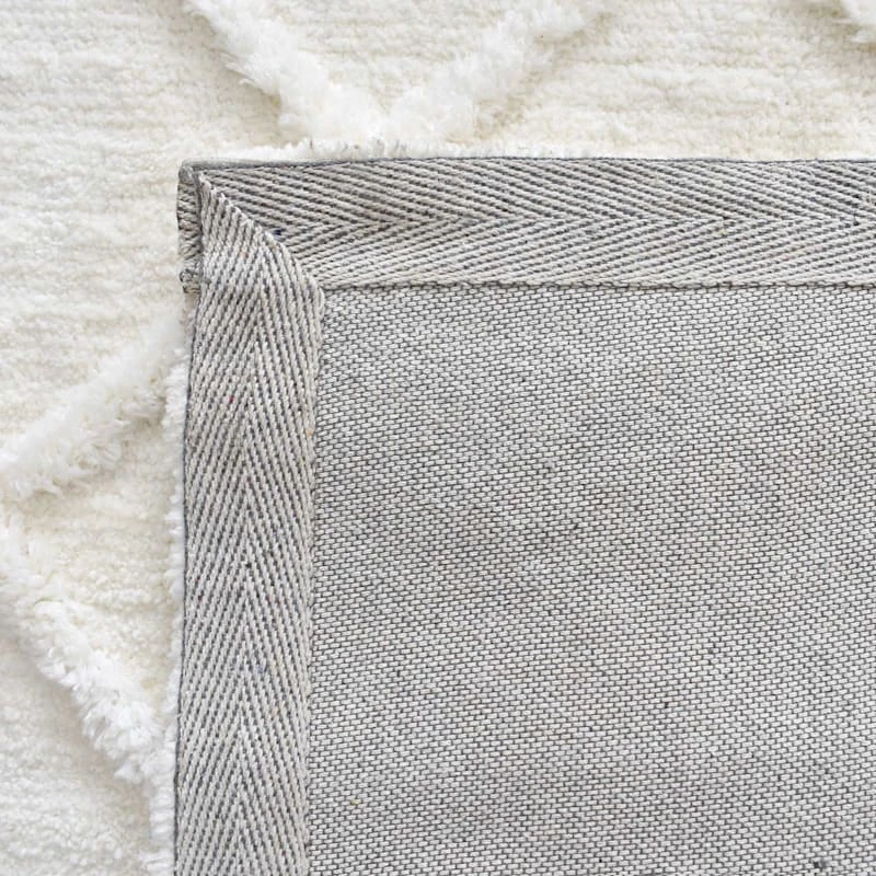 (B813) Ivory Diamond Tufted Area Rug, 5x7 3 (B813) Ivory Diamond Tufted Area Rug, 5x7 - Image 3