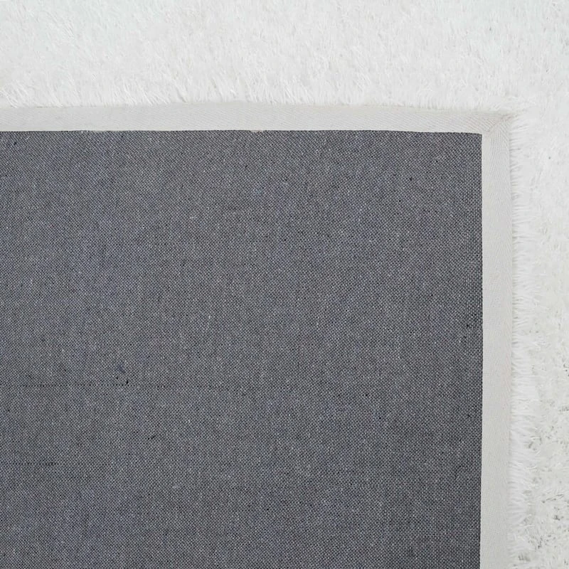 (C102) White Shag Area Rug, 5x7 3 (C102) White Shag Area Rug, 5x7 - Image 3