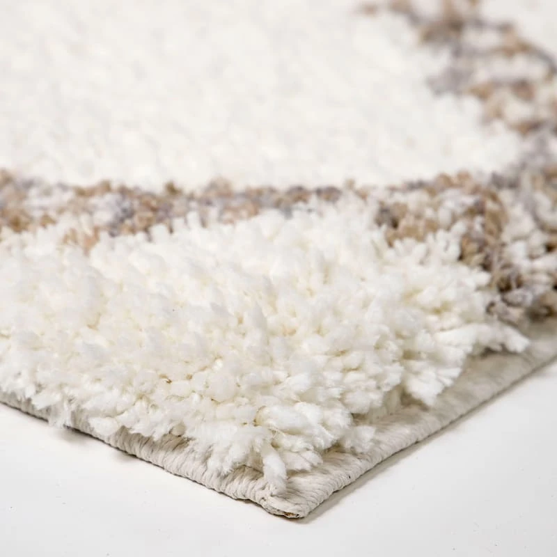 (C162) Windsor White Area Rug, 5x7 4 (C162) Windsor White Area Rug, 5x7 - Image 4