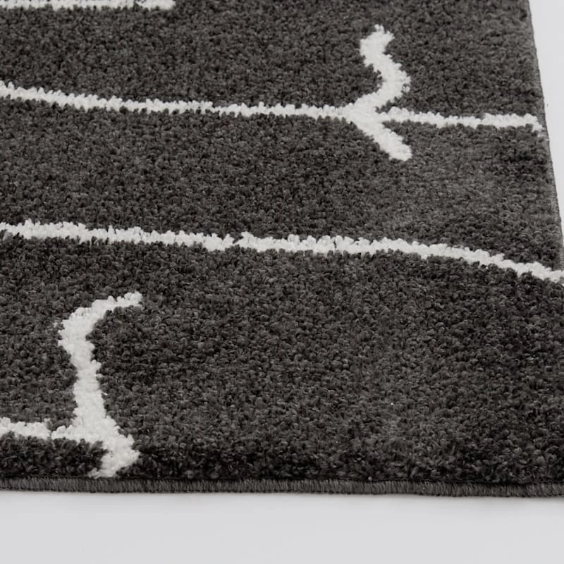 (D557) Mirabella Black Accent Rug, 2x4 2 (D557) Mirabella Black Accent Rug, 2x4 - Image 2