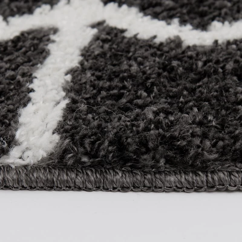 (D557) Mirabella Black Accent Rug, 2x4 5 (D557) Mirabella Black Accent Rug, 2x4 - Image 5